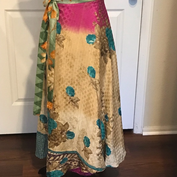 New Silk Maxi Reversible Skirt - Picture 4 of 4